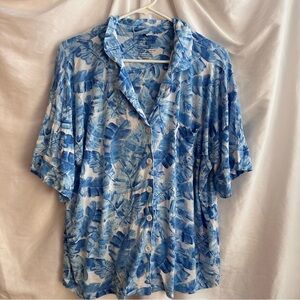 Tommy Bahama Blue and White Leaf Women’s 2 piece pajamas size L/XL